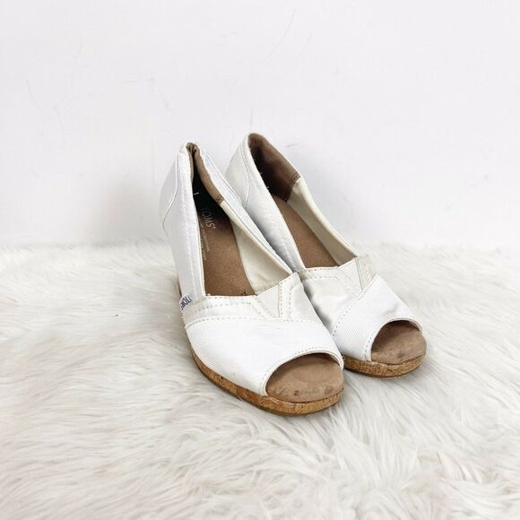 Toms Shoes - Toms 6.5 Womens White Ribbed Peep Toe Cork Wedges
